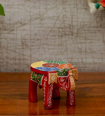 What The Fry Deals: Upto 80% discount Wooden Stool, Cushion Inserts, Insulated Lunch Bag & more 