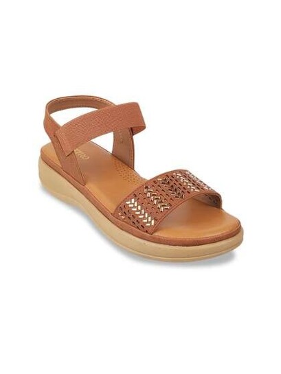 Up to 60% Off on Mochi Footwear 