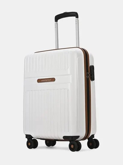 Up to 81% Off on Aristocrat Suitcases 