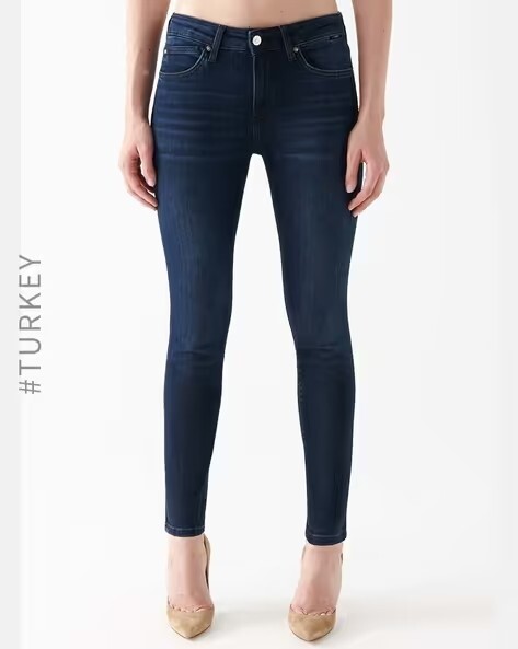 Upto 92% Off on MAVI Clothings.