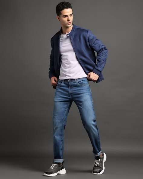 Up to 75% Off on Levi's Clothing 