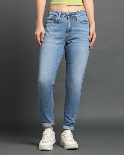 Upto 82% off on Levi’s Clothing