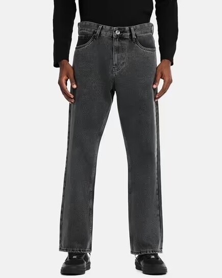 Up to 66% Off on Snitch Jeans 
