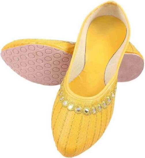 Jutis Bellies For Women size 9 only