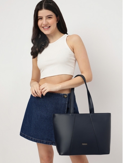 Fastrack Women's Handbags Upto 82% Discount