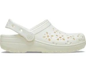 Crocs - Up To 40% Off on Women's Clogs + 10% Off on Prepaid Orders 