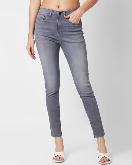 Up To 80% Off on Women Jeans (Levi's, Spykar & More)