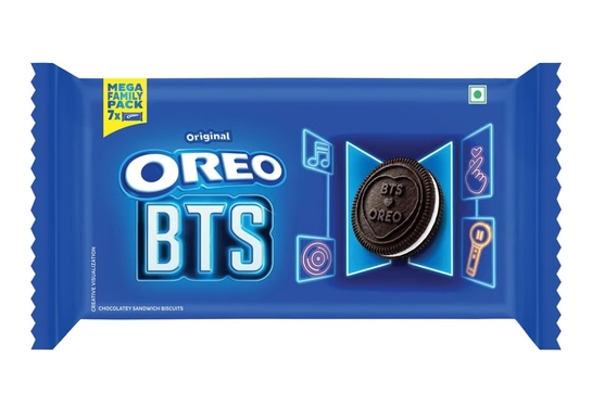Cadbury Oreo Vanilla Flavour Creme Sandwich Biscuit Mega Family Pack, 876.75 g
