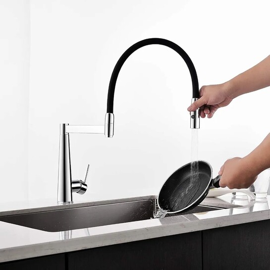 ALTON LEO-13015 Magnetic Docking Kitchen Sink Faucet with Dual Flow Spray and Black Silicone (Chrome)