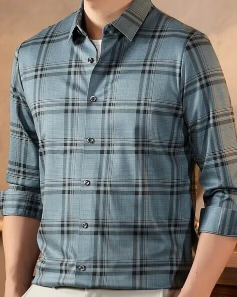 Men Checked Regular Fit Shirt with Spread Collar