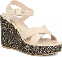 86% Off Bata Women's Kelsie Sandal

