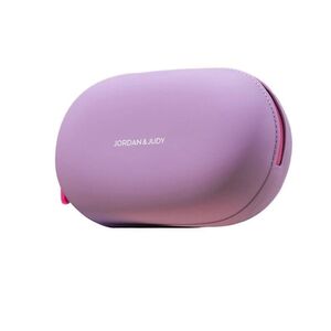  KEEP YOUR BEAUTY ESSENTIALS ORGANIZED ON THE GO!

Silicone Travel Cosmetic Bag – ₹499